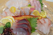 Assorted sashimi
