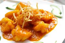 Stir-fried shrimp in chili sauce