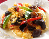 Stir-fried egg and wood ear mushrooms