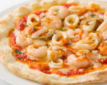 Pescatora pizza