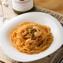 Tomato cream sauce pasta with shrimp