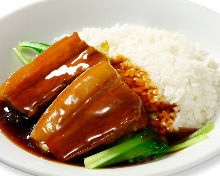 Simmered cubed meat rice bowl