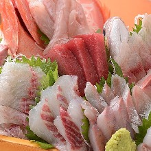 Assorted sashimi