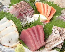 Assorted sashimi