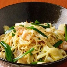 Yakisoba noodles with seafood