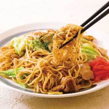 Yakisoba noodles with sauce