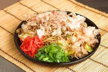 Yakisoba noodles with sauce