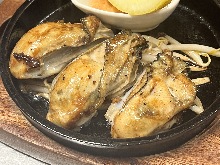 Grilled Domestic Oysters with Butter (on hot plate)