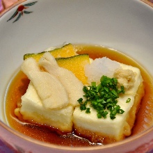 Deep-fried tofu in broth