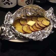 Steamed potatoes with butter