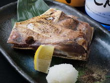 Grilled tuna collar meat
