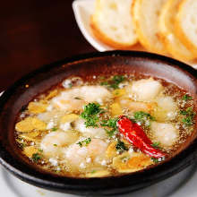 Shrimp and broccoli ajillo