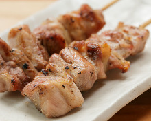 Grilled chicken thigh skewer