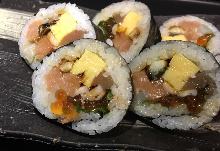 Sushi rolls