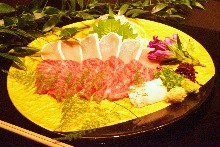 Assorted sashimi