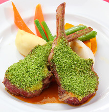 Grilled lamb chops with herbs