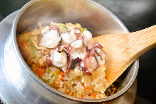  Octopus Kamameshi (pot rice)