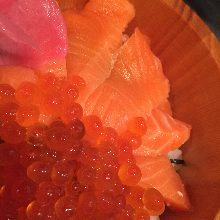 "Oyako" salmon roe and Japanese salmon rice bowl