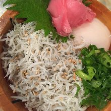 Boiled whitebait rice bowl