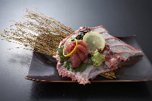 Sugata-zukuri (sliced sashimi served maintaining the look of the whole fish)