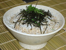 Boiled whitebait rice bowl