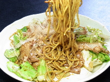 Yakisoba noodles with sauce