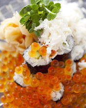 Crab and salmon roe (sushi)