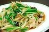 Stir-fried garlic chives and bean sprouts Stir-fried garlic chives and bean sprouts