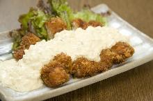 Fried chicken with vinegar and tartar sauce