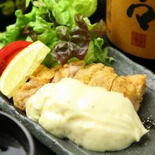 Fried chicken with vinegar and tartar sauce