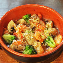 Shrimp and mushroom ajillo