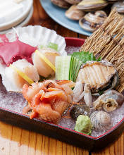 Assorted shellfish sashimi