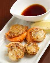 Grilled scallop with butter