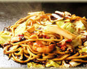 Mixed yakisoba noodles