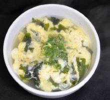 Wakame seaweed soup