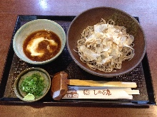 Buckwheat noodles with grated daikon radish