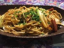 Yakisoba noodles with sauce