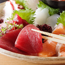 Assorted sashimi