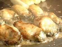 Grilled oysters with butter