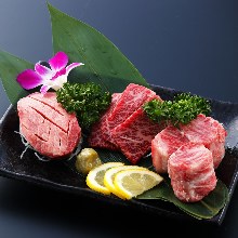 Assorted thick cuts of yakiniku meat, 3 kinds