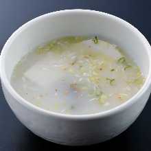 Gomtang soup