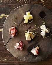 Assorted cheese and prosciutto