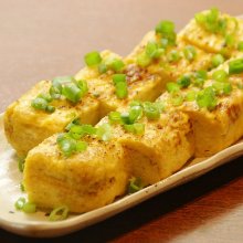 Japanese-style rolled omelet