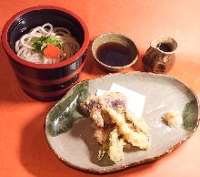 Wheat noodles, tempura, and handrolled sushi meal set
