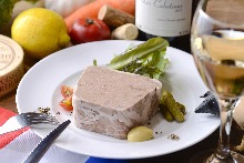 Pate de campagne (French country-style pate) Pate de campagne (French country-style pate)