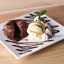 Fondant au chocolat (lava cake)