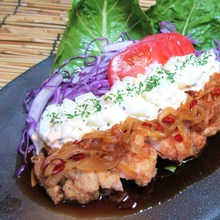 Fried chicken with vinegar and tartar sauce