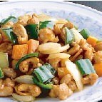 Stir-fried chicken and cashew nuts