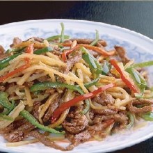 Thinly-sliced, stir-fried beef with green pepper