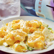 Fried shrimp dressed with mayonnaise